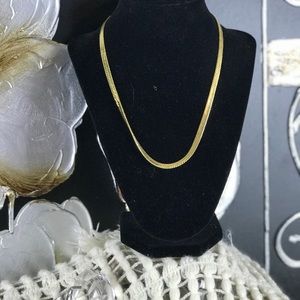 NWOT GOLD NECKLACE